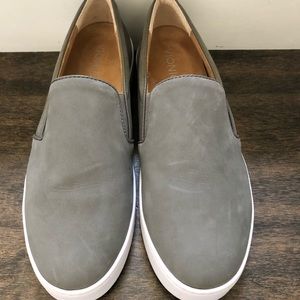 Vionic Midi Gray Slip-On Size 9.5